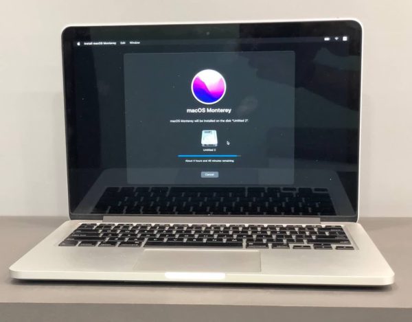 mac book به رایانه شخصی کوچک، سبک و قابل حمل گفته می‌شود. مشخصات این نوع لپ تاپ به شرح ذیل می باشد مشخصات محصول:cpu i5ram 8ssd 128