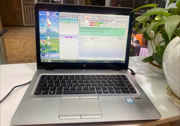 لپ تاب به رایانه شخصی کوچک، سبک و قابل حمل گفته می‌شود. مشخصات این نوع لپ تاپ با مشخصات محصول: cpu i5 7200uram 16ssd 256vga intel